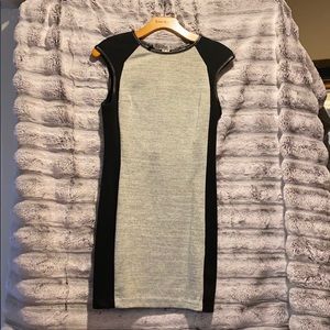 Lady’s dress with zip detail